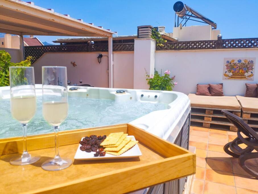 ネルハPenthouse With Jacuzzi And Spectacular Sea Viewsアパートメント エクステリア 写真