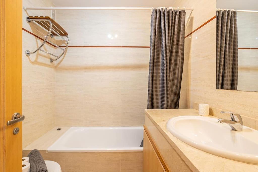 ネルハPenthouse With Jacuzzi And Spectacular Sea Viewsアパートメント エクステリア 写真